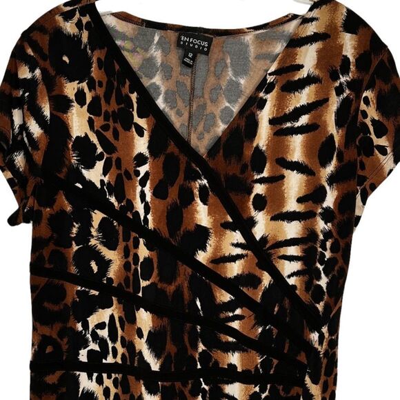 En Focus Studio Dress - Picture 2 of 6